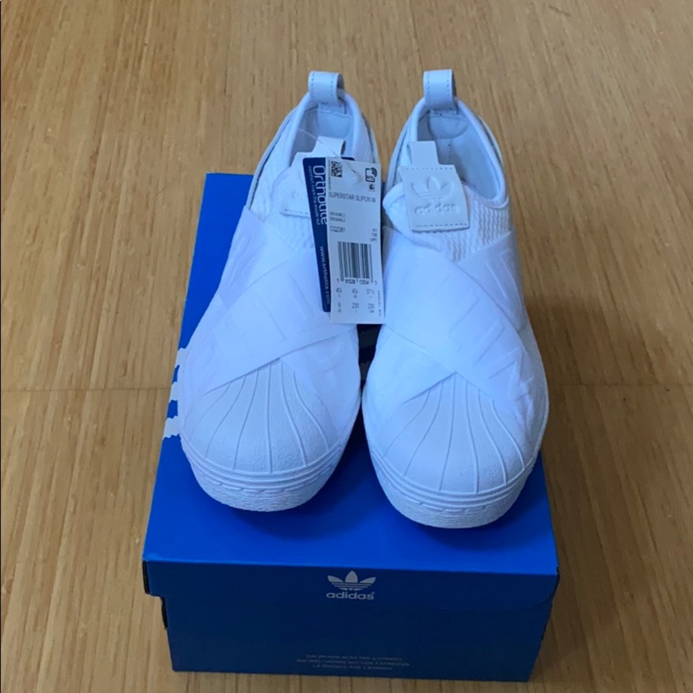 Adidas superstar slip-on in white size 6